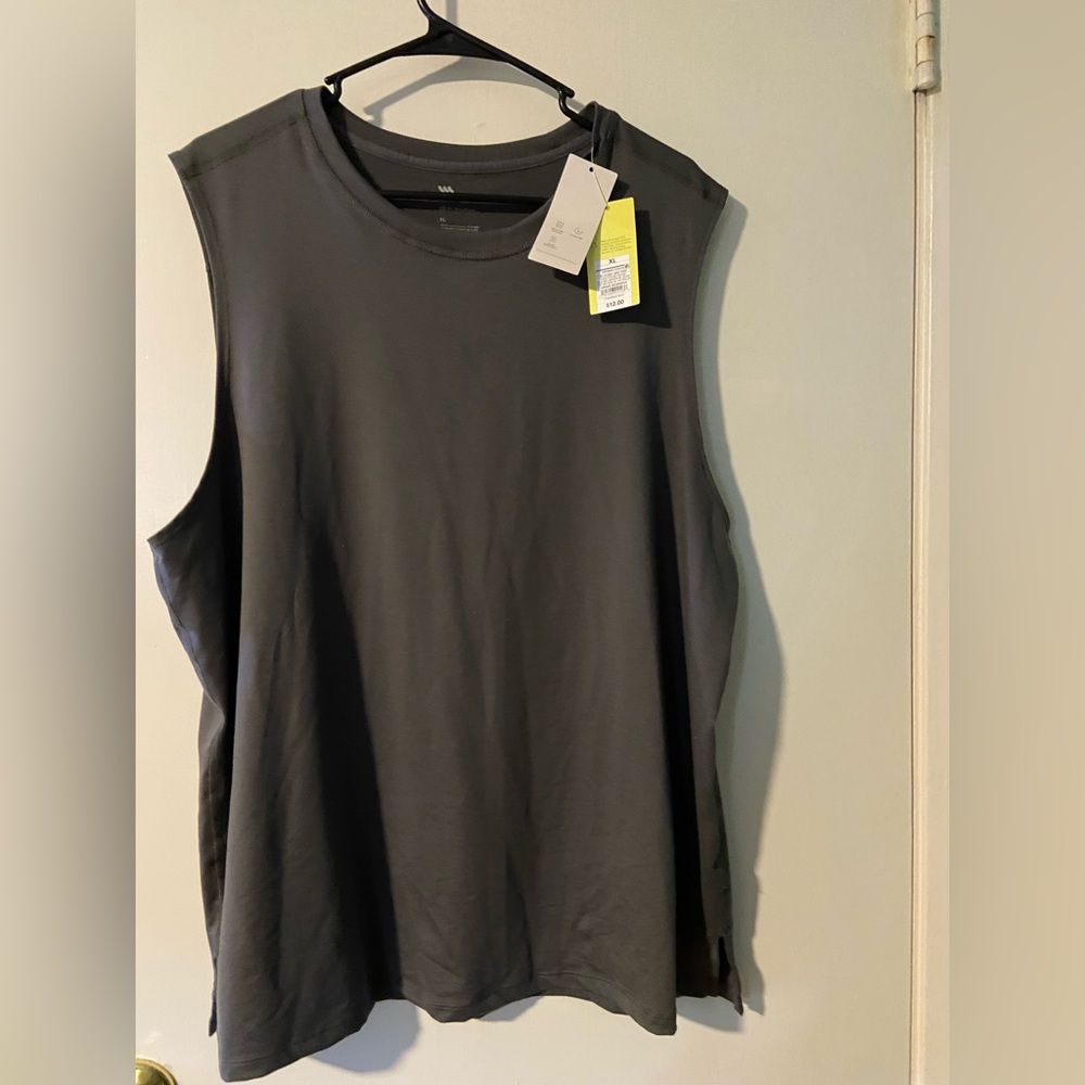 Athletic tank top